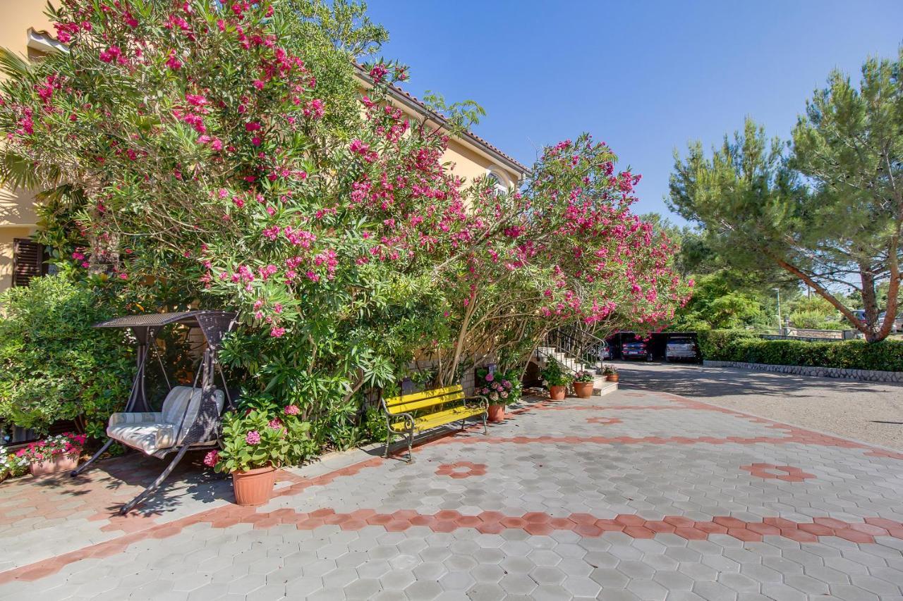 Apartmani Mavrinac 네레자인 외부 사진